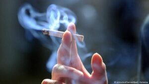 hút thuốc lá dẫn đến bệnh mỡ máu