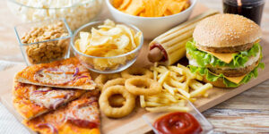 người bị mỡ máu cao nên kiêng gì